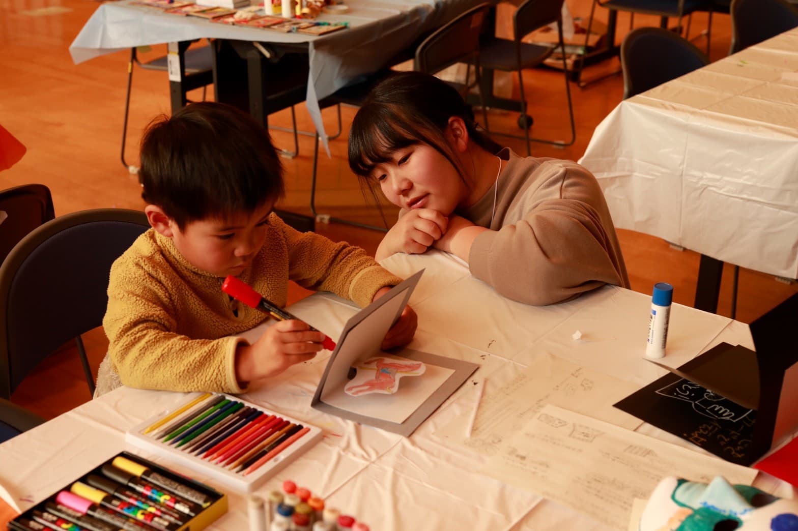 メッセージカードを共に作成